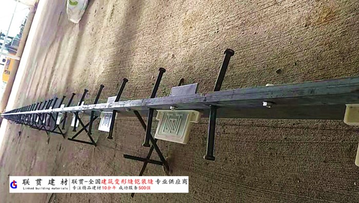 酒泉市铠甲缝施工案例